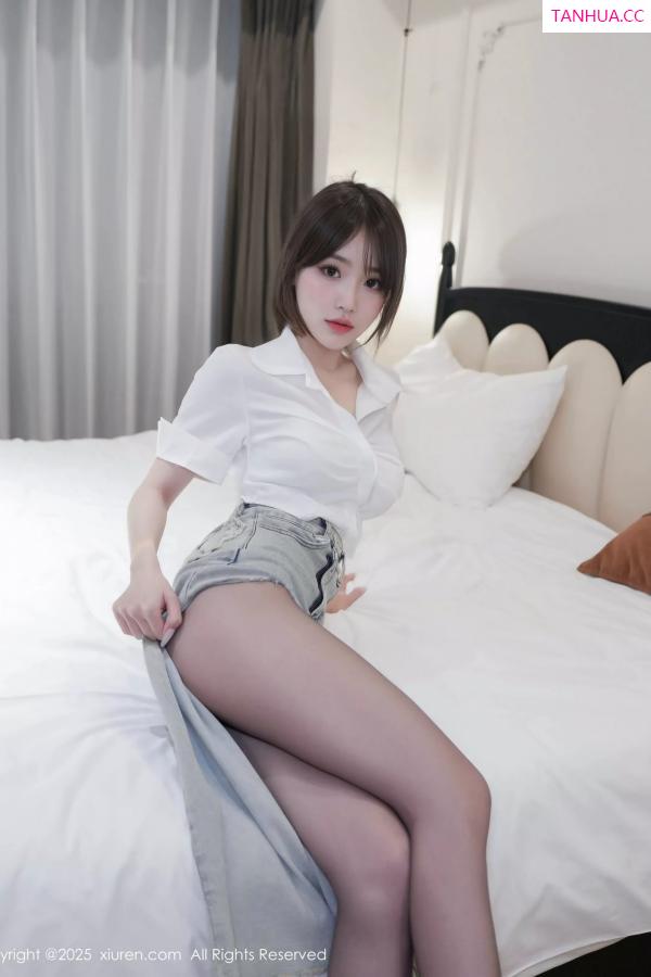 汁汁  [XiuRen]高清写真图 2025.05.19 No.10294 汁汁 魅惑黑丝第13张图片